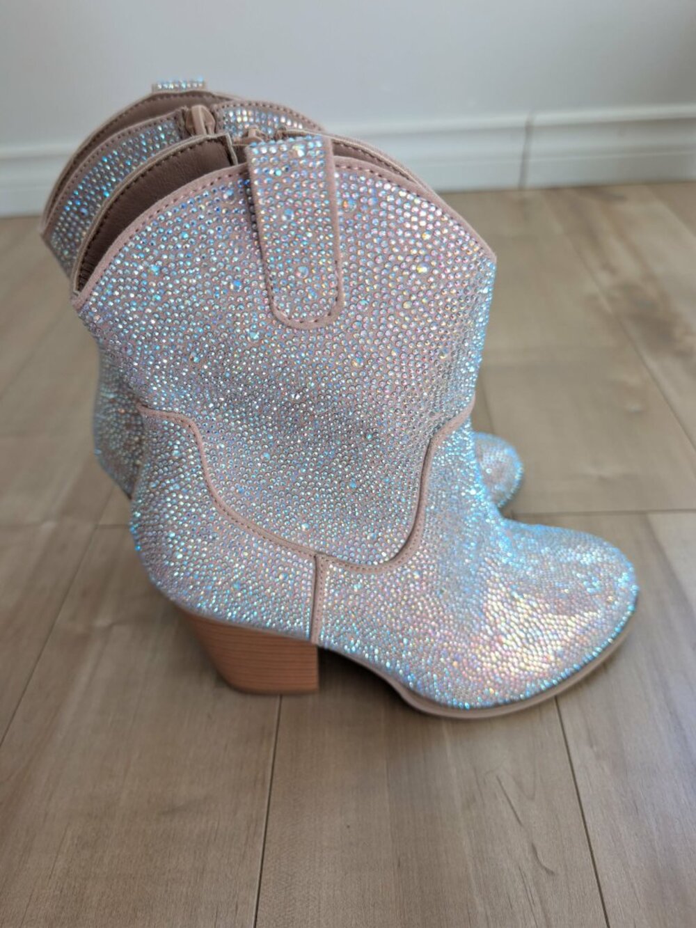 Torrid Silver Rhinestone Embellished Western Cowboy Boots 6WW NWOB